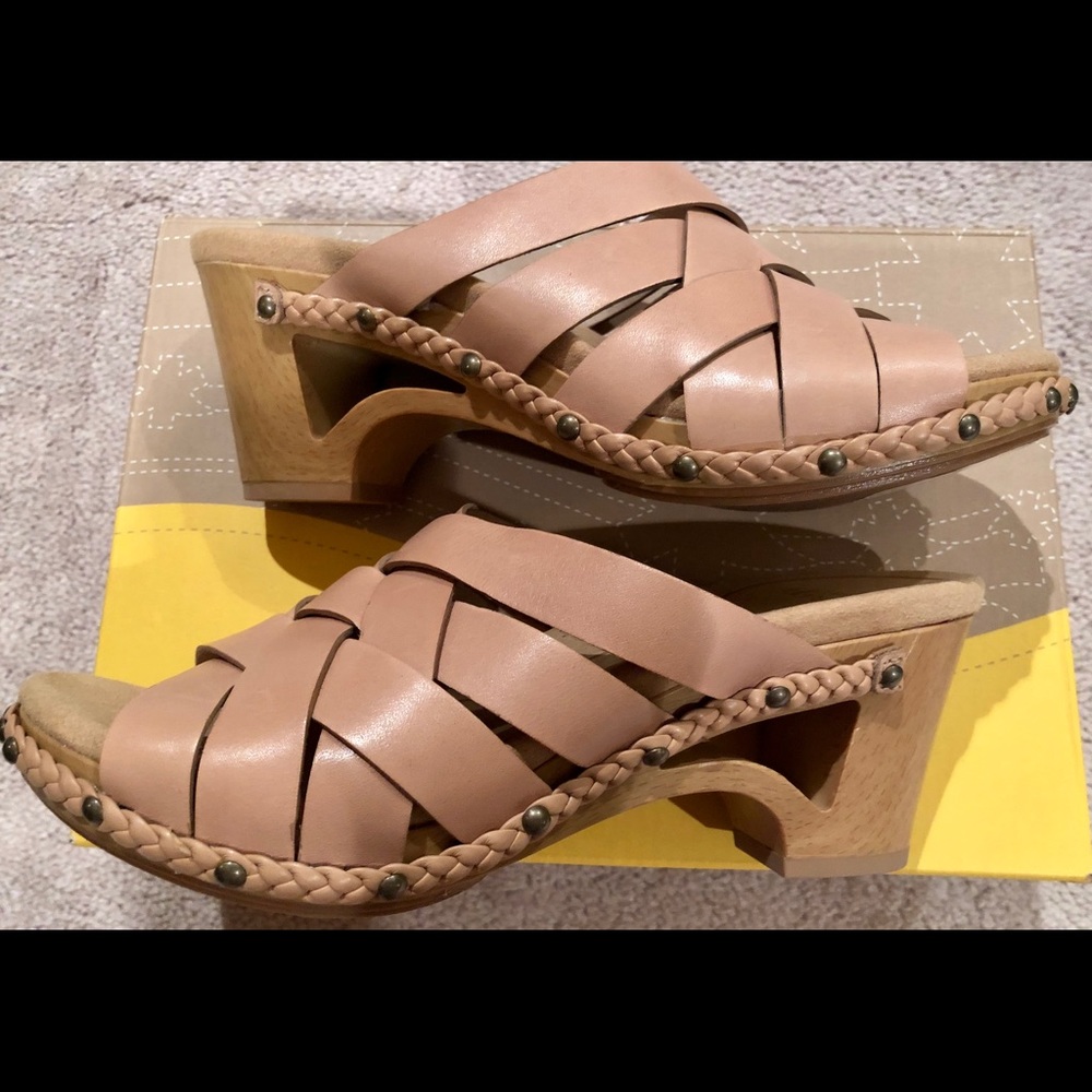 Dansko Tory Vegan Tan Natural size 37